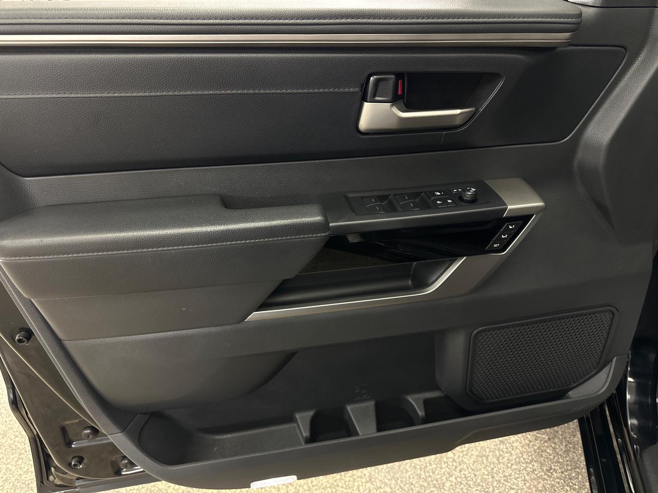 2025 Toyota Tundra Limited  Photo