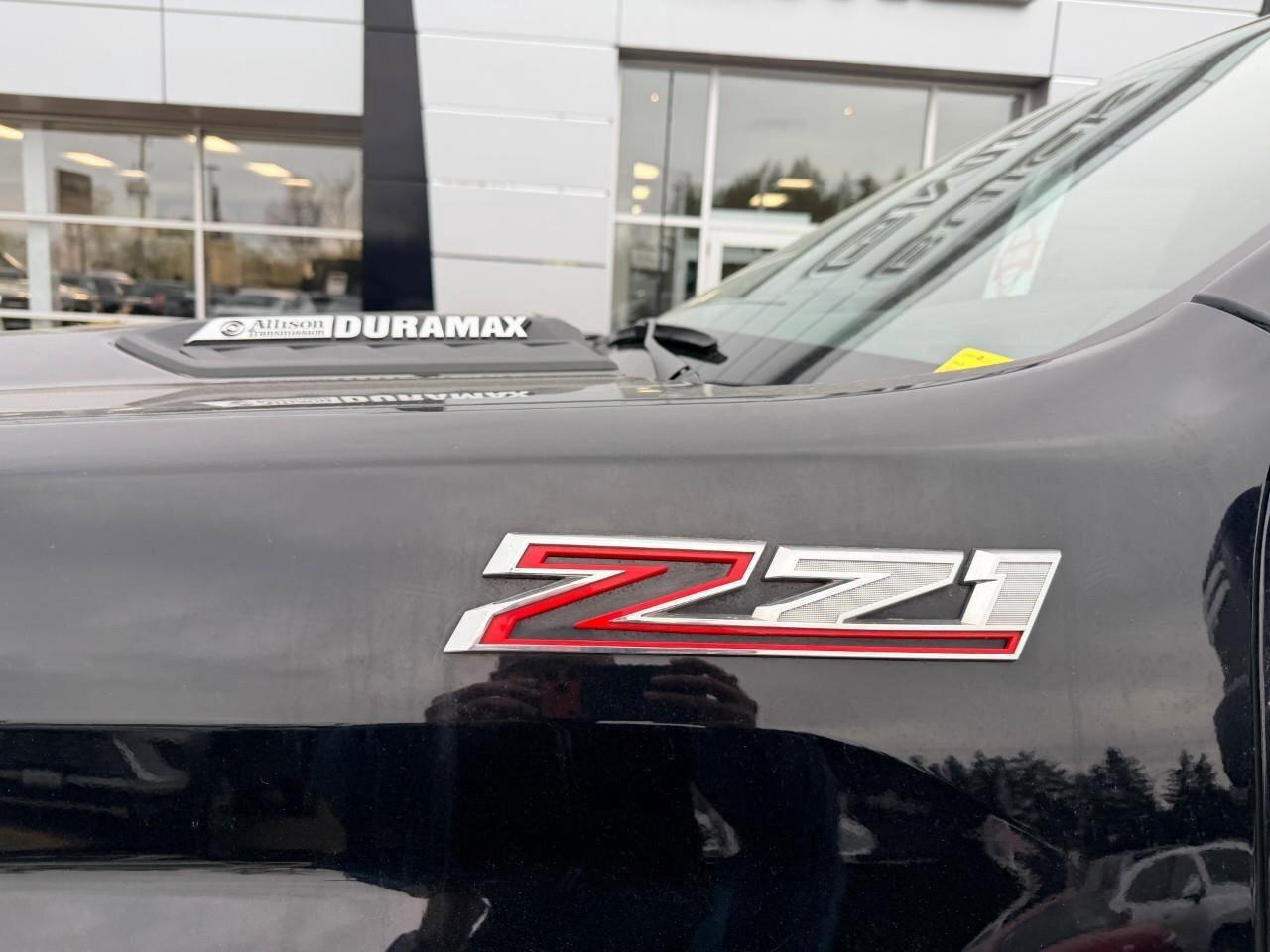 2024 Chevrolet Silverado 3500HD 4WD Crew Cab 172  LT Photo2