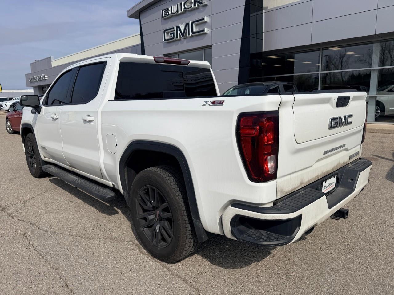 2023 GMC Sierra 1500 4WD Crew Cab 147  Elevation Photo4