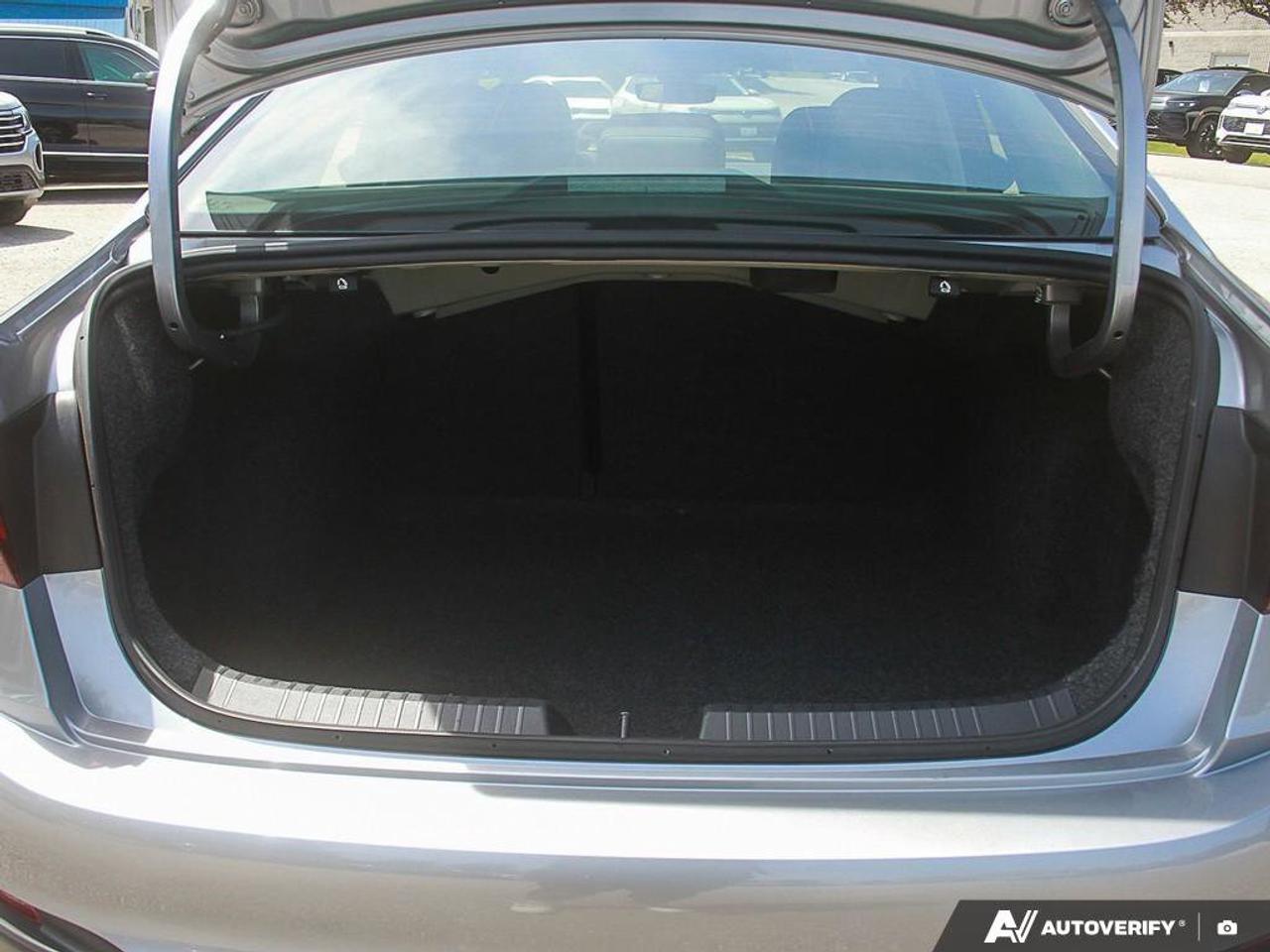 2024 Volkswagen Jetta Comfortline AUTO Photo