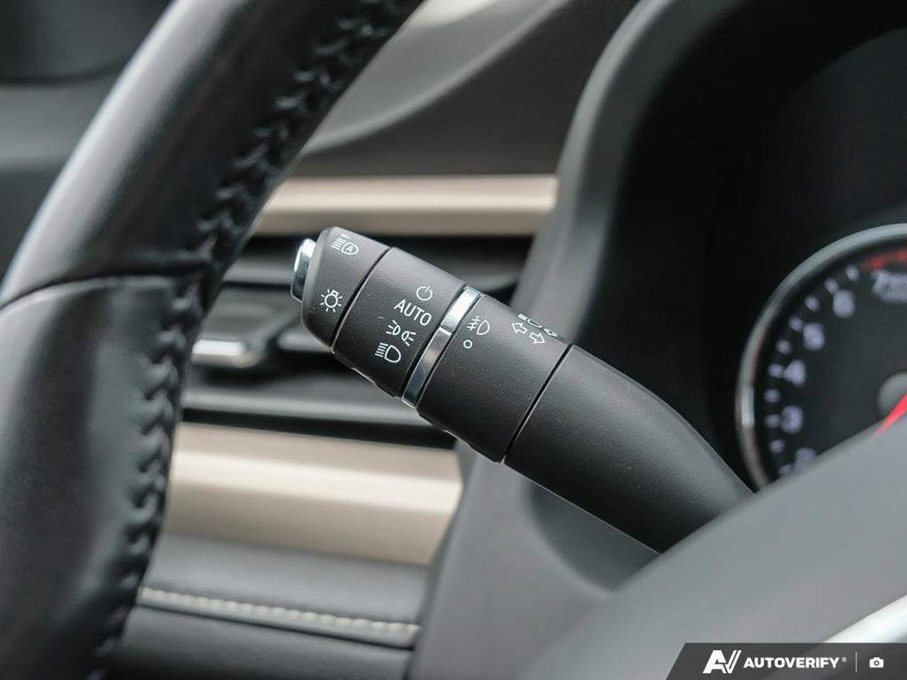 2021 GMC Acadia DenaliDENALI, 3.6L V6, AWD, ALLOYS, LEATHER, MACMA Photo
