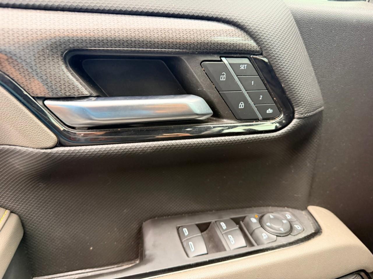 2024 Chevrolet Silverado 1500 4WD Crew Cab 147  ZR2 Photo