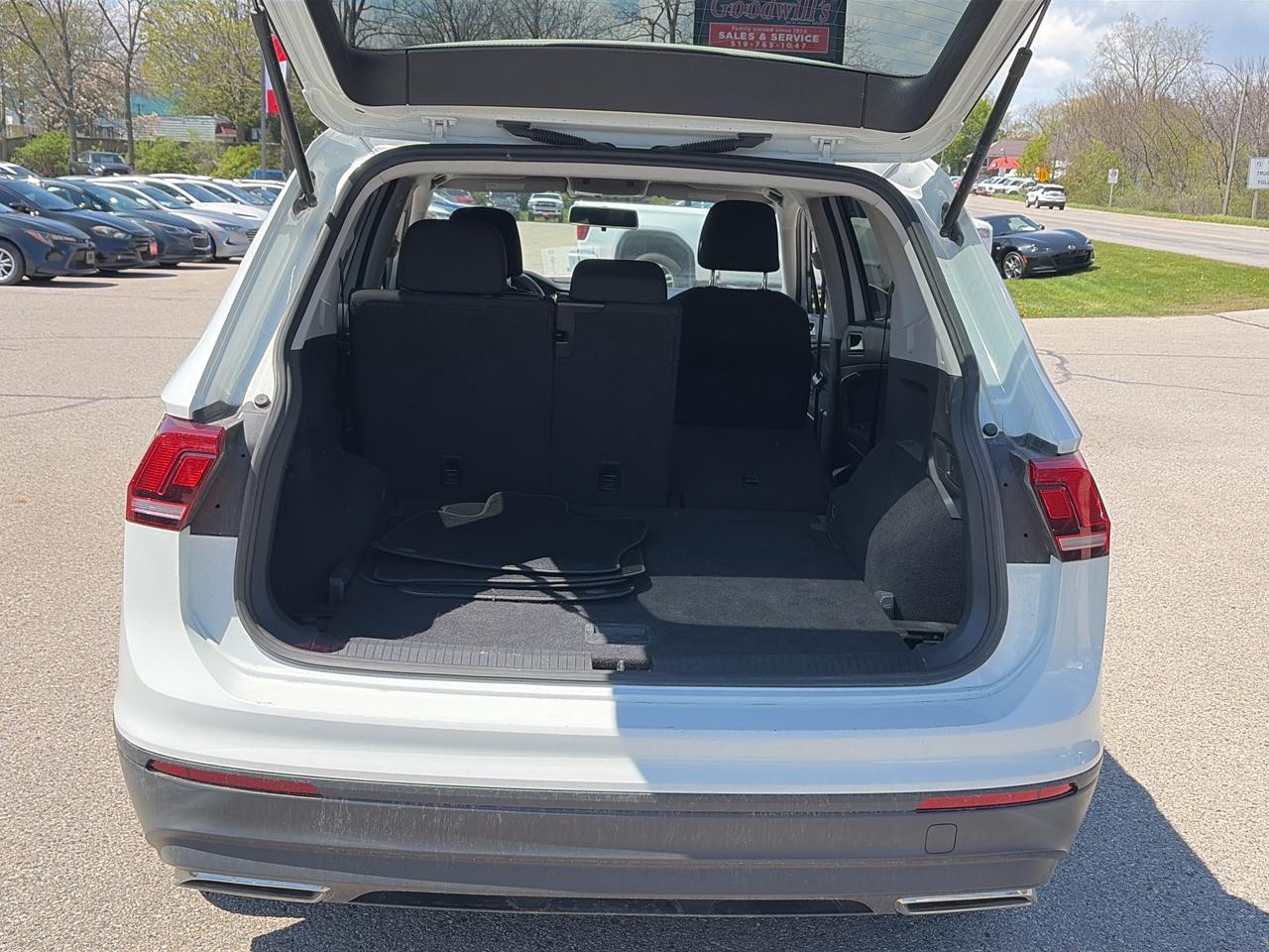 2019 Volkswagen Tiguan TRENDLINE, CLEAN CARFAX, AWD, HEATED SEATS! Photo
