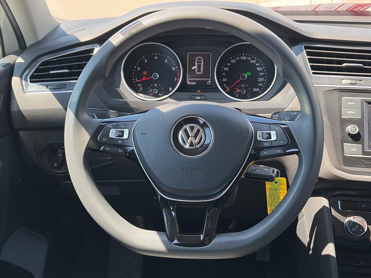 2019 Volkswagen Tiguan TRENDLINE, CLEAN CARFAX, AWD, HEATED SEATS! Photo