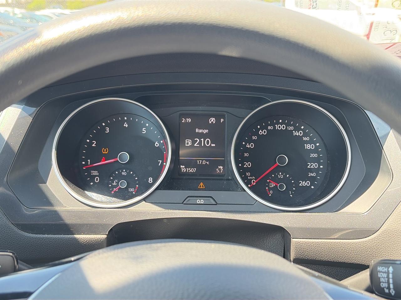 2019 Volkswagen Tiguan TRENDLINE, CLEAN CARFAX, AWD, HEATED SEATS! Photo