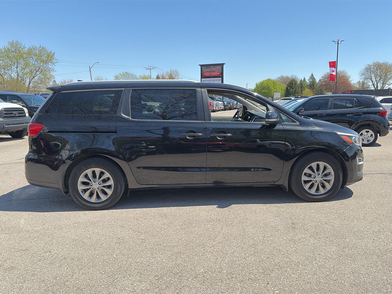 2019 Kia Sedona LX, 8 PASSENGER, HEATED STEERING WHEEL & SEATS! Photo