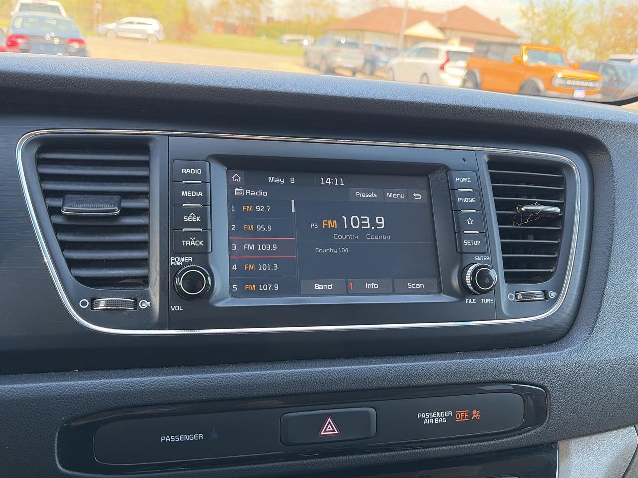 2019 Kia Sedona LX, 8 PASSENGER, HEATED STEERING WHEEL & SEATS! Photo