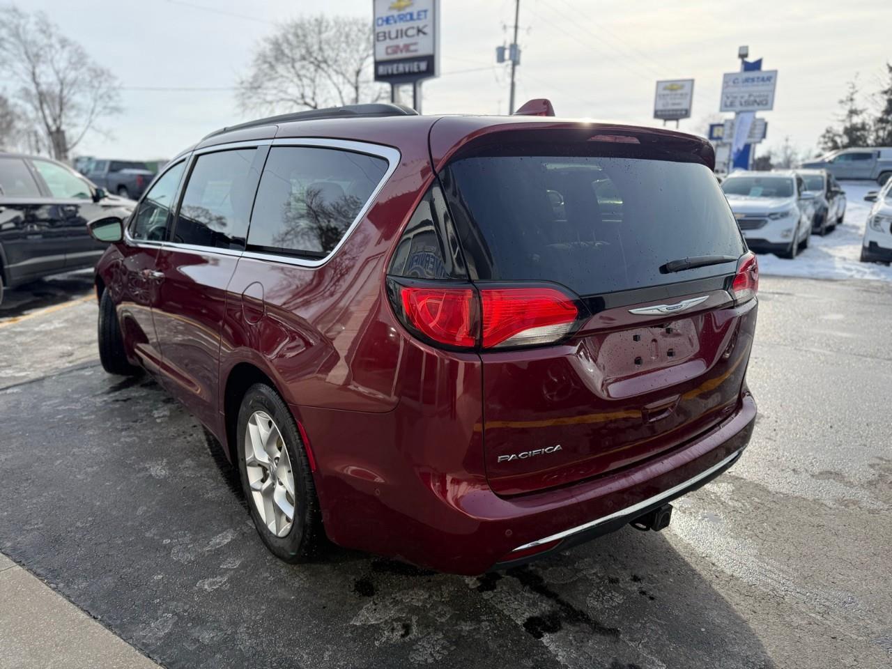 2019 Chrysler Pacifica Touring Plus Passenger Van Photo
