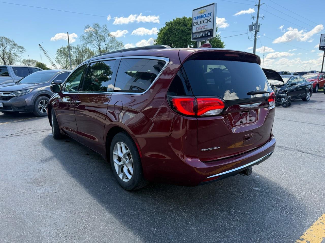 2019 Chrysler Pacifica Touring Plus Passenger Van Photo