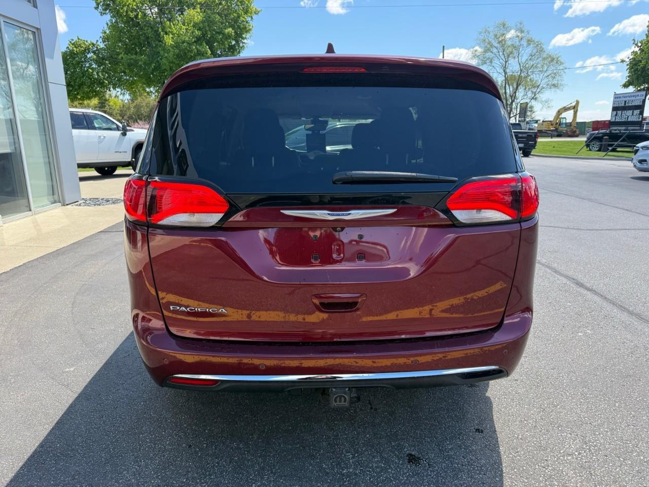 2019 Chrysler Pacifica Touring Plus Passenger Van Photo