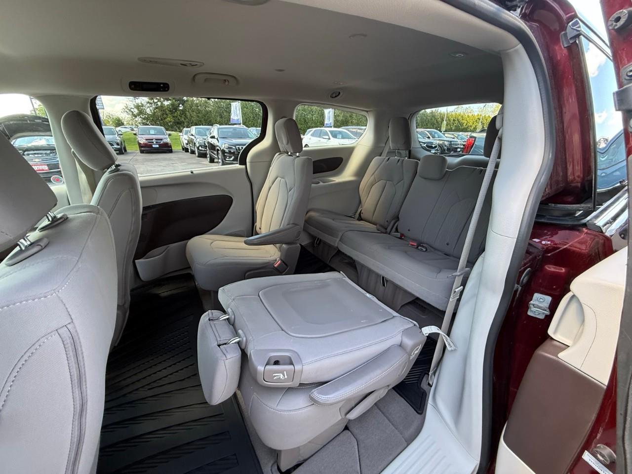 2019 Chrysler Pacifica Touring Plus Passenger Van Photo