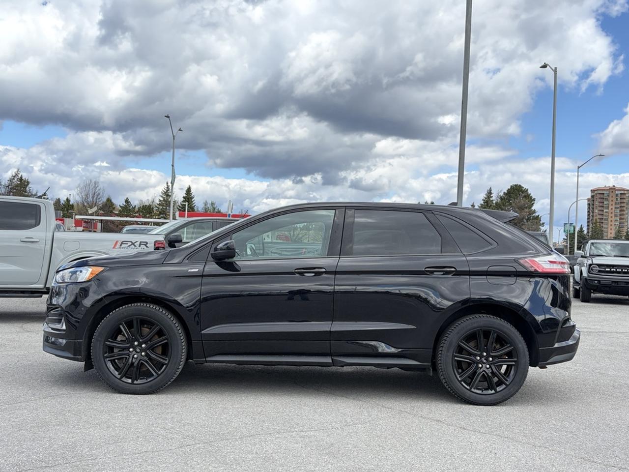 2023 Ford Edge  Photo2