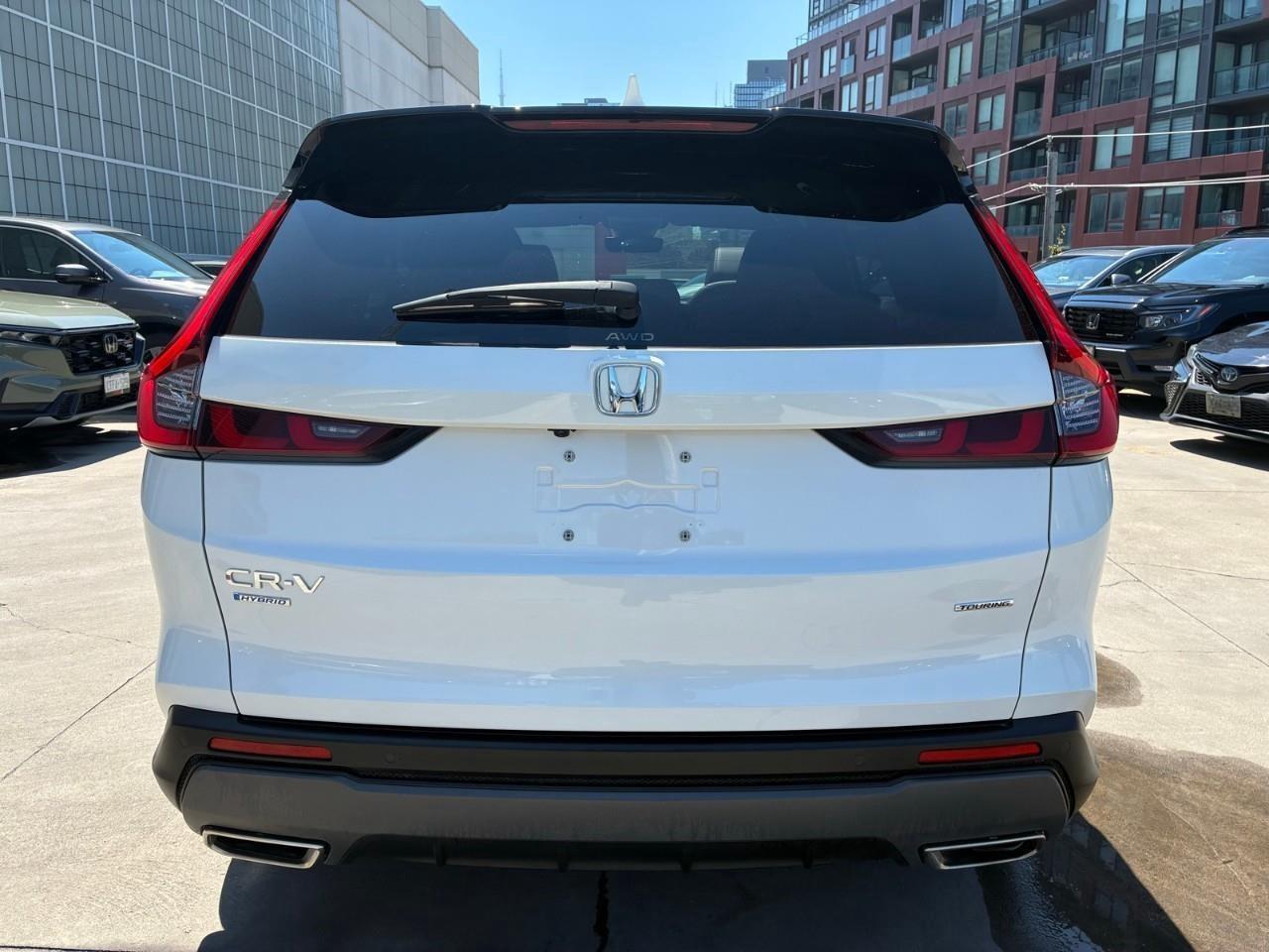 2024 Honda CR-V Hybrid Touring 4dr All-Wheel Drive Photo3