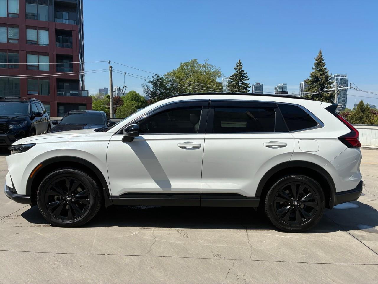 2024 Honda CR-V Hybrid Touring 4dr All-Wheel Drive Photo