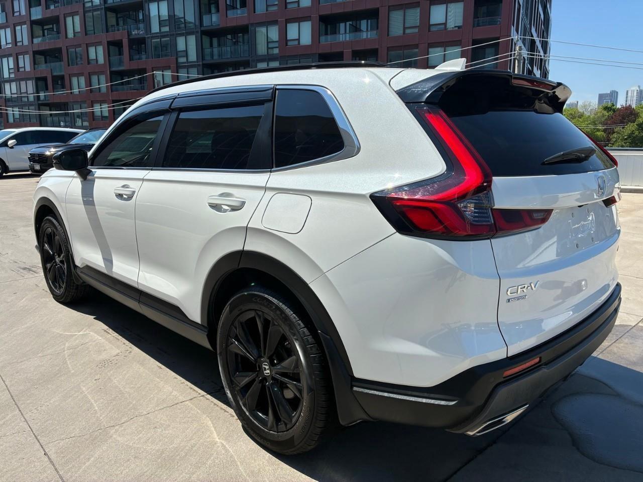 2024 Honda CR-V Hybrid Touring 4dr All-Wheel Drive Photo