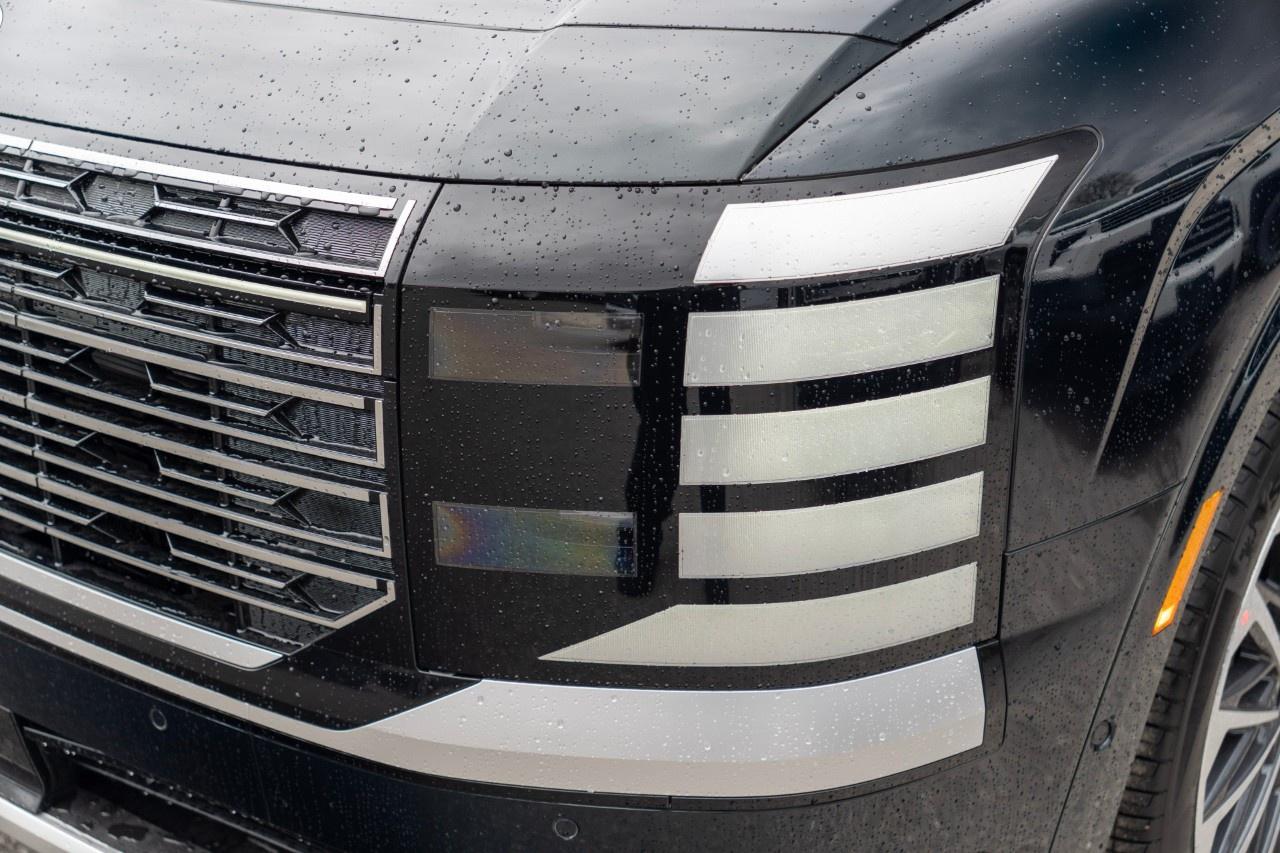 2026 Hyundai Palisade Hybrid Ultimate Calligraphy AWD Photo2