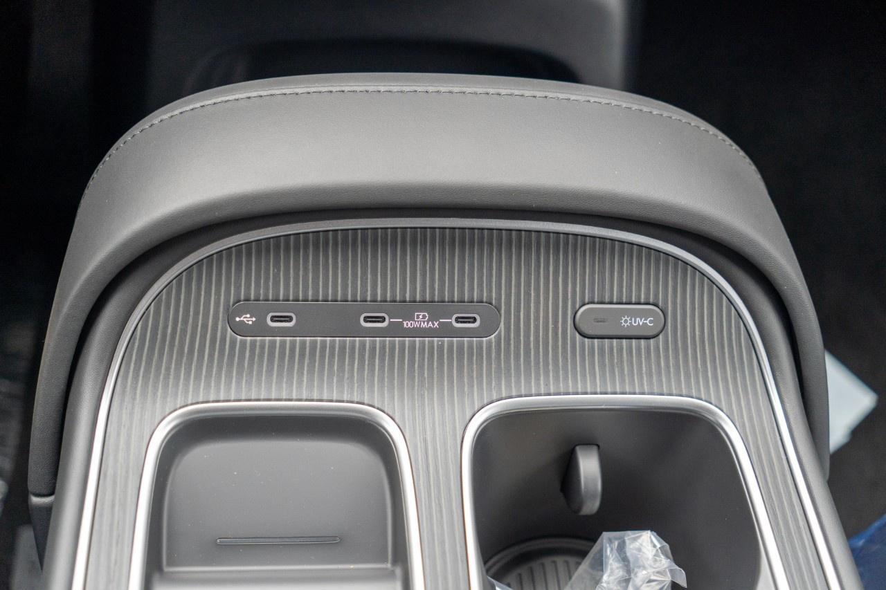 2026 Hyundai Palisade Hybrid Ultimate Calligraphy AWD Photo