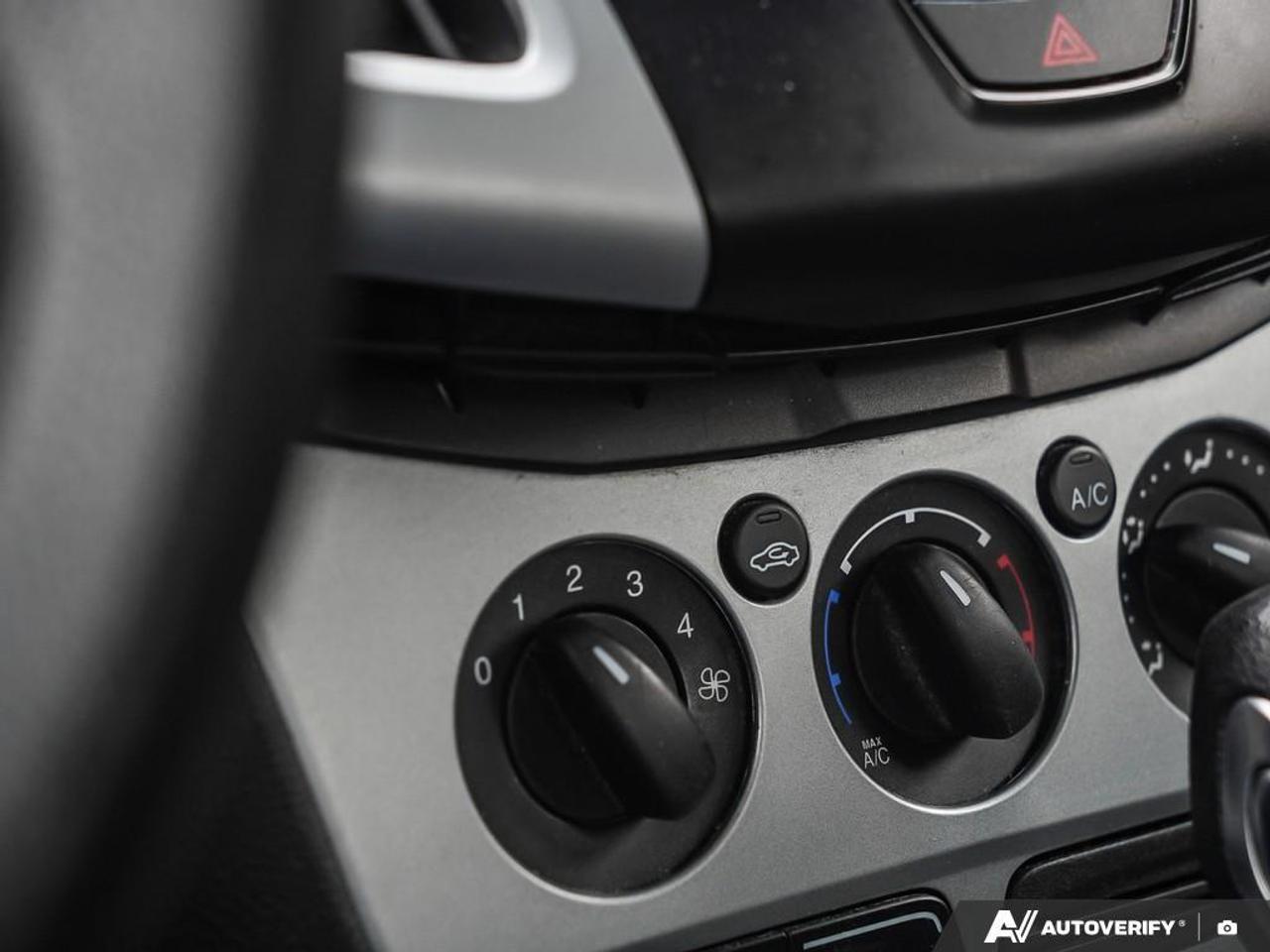 2012 Ford Focus SE 4DR SEDAN Photo
