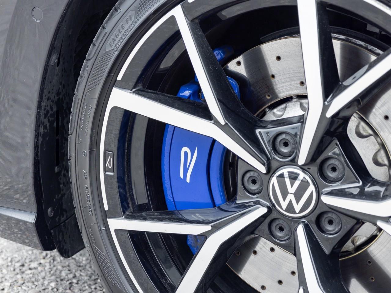 2022 Volkswagen Golf R Base (DSG) 4dr All-Wheel Drive 4MOTION Hatchback Photo4