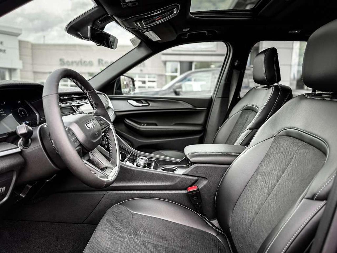 2025 Jeep Grand Cherokee Laredo   ALTITUDE   SUNROOF   HEATED SEATS   ADAPTIVE CRUISE Photo