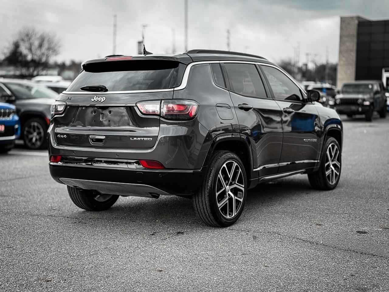 2024 Jeep Compass Limited   ELITE EXTERIOR GROUP   PANO ROOF   ALPIN Photo