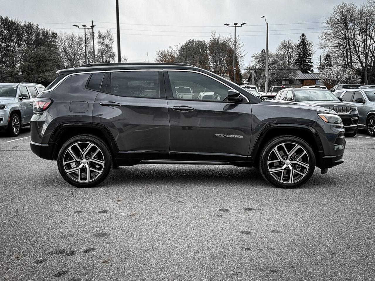 2024 Jeep Compass Limited   ELITE EXTERIOR GROUP   PANO ROOF   ALPIN Photo