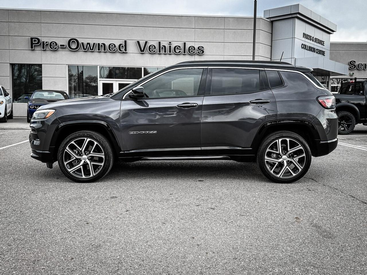 2024 Jeep Compass Limited   ELITE EXTERIOR GROUP   PANO ROOF   ALPIN Photo