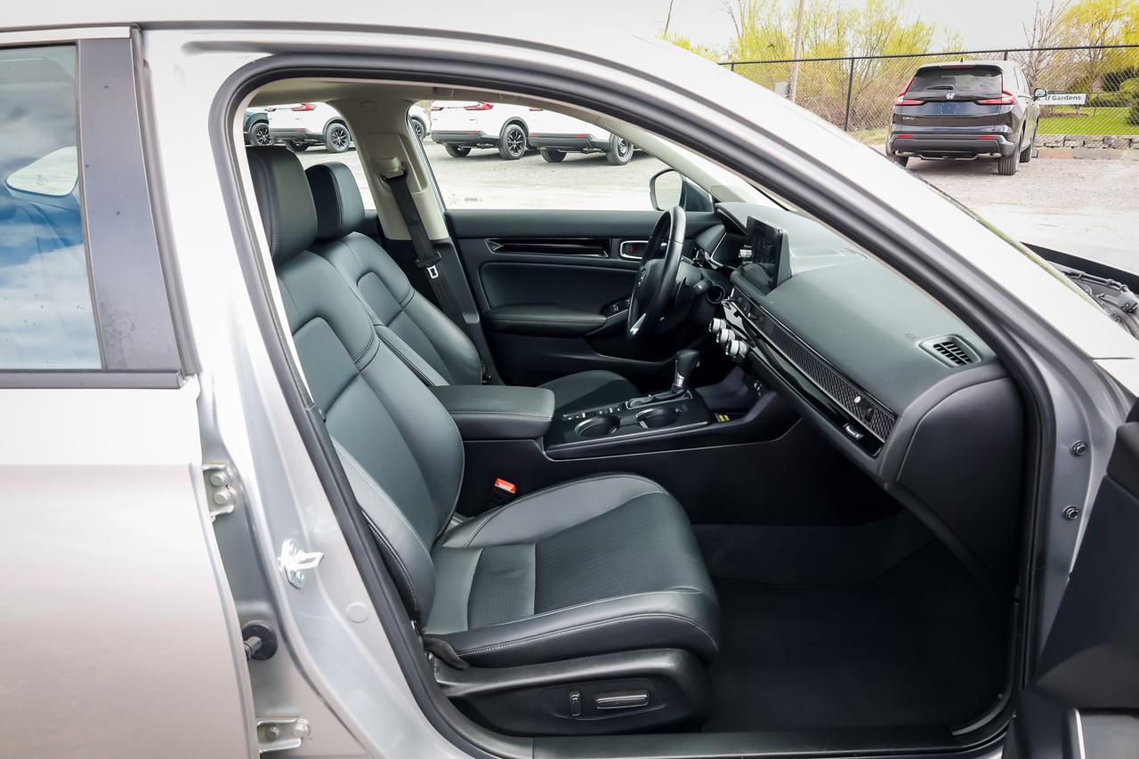 2022 Honda Civic Touring 4dr Sedan Photo