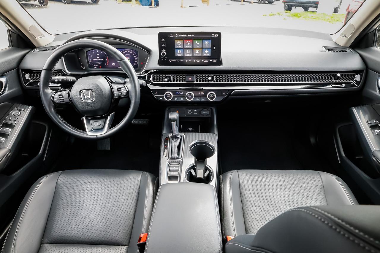 2022 Honda Civic Touring 4dr Sedan Photo