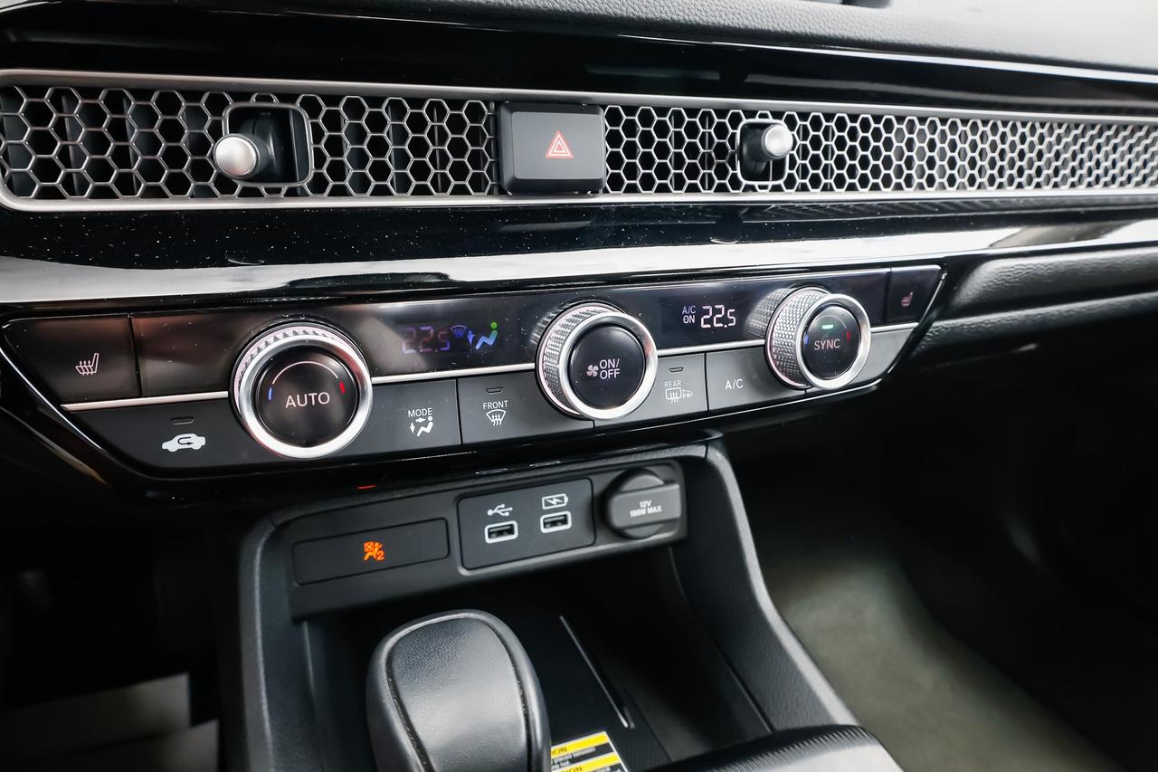 2022 Honda Civic Touring 4dr Sedan Photo