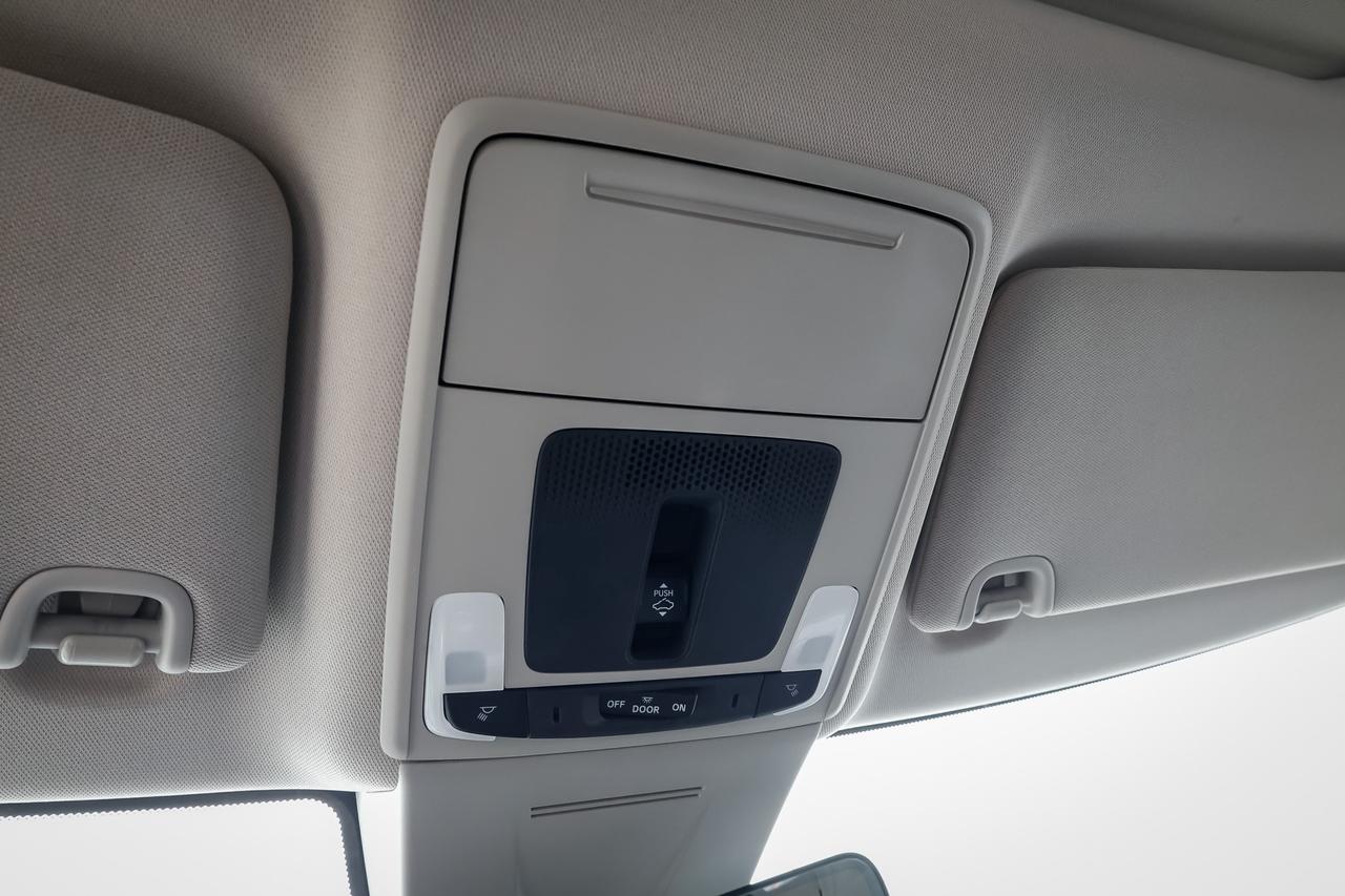 2022 Honda Civic Touring 4dr Sedan Photo