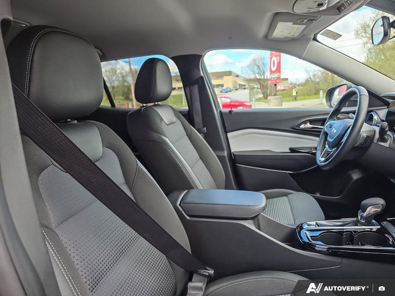 2025 Chevrolet Trax LT | Wireless Apple Car Play | Android Auto | Heated Seats | Photo
