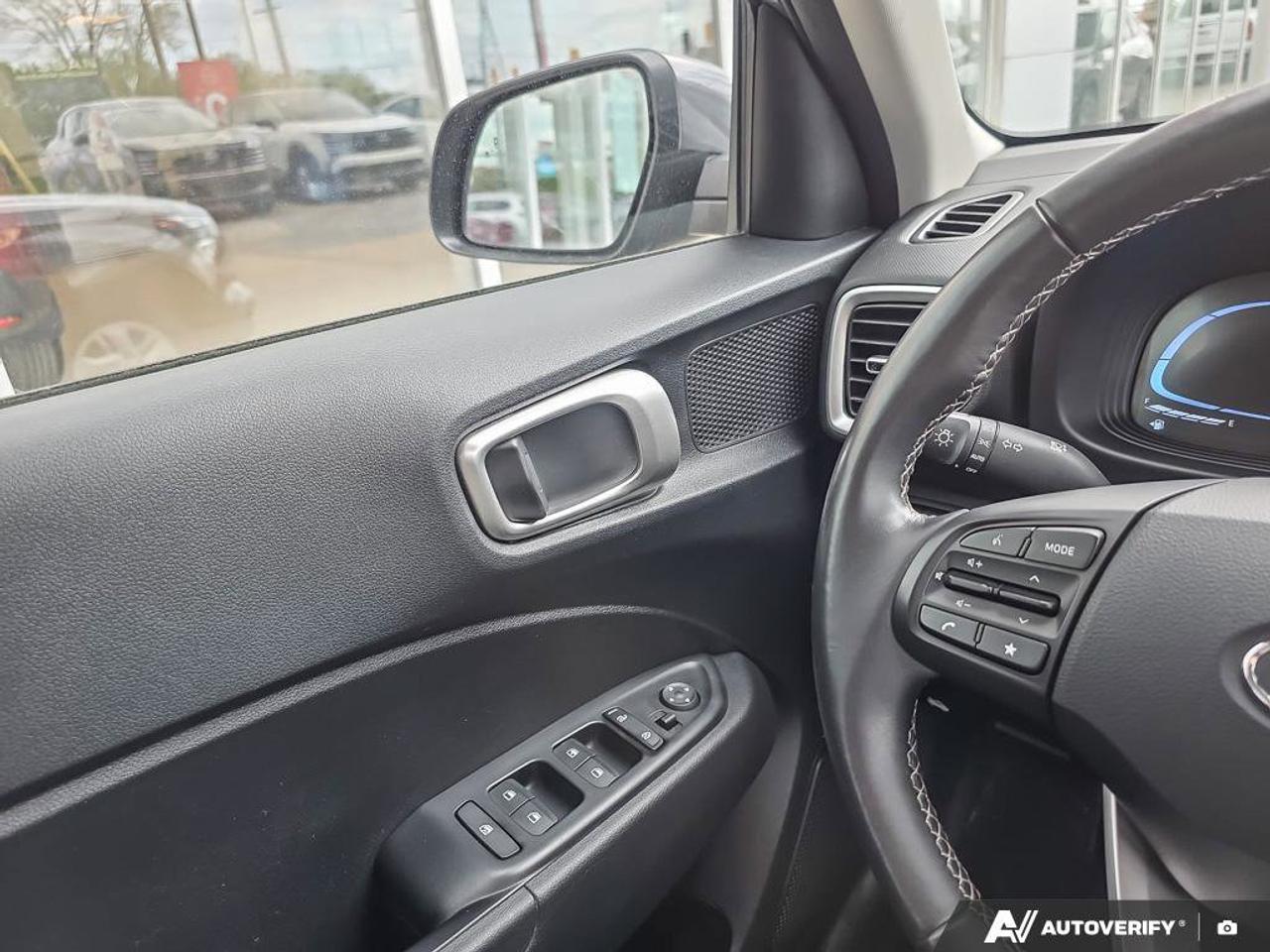 2025 Hyundai Venue Preferred | Android Auto | Apple Car Play | Heated Seats | Photo