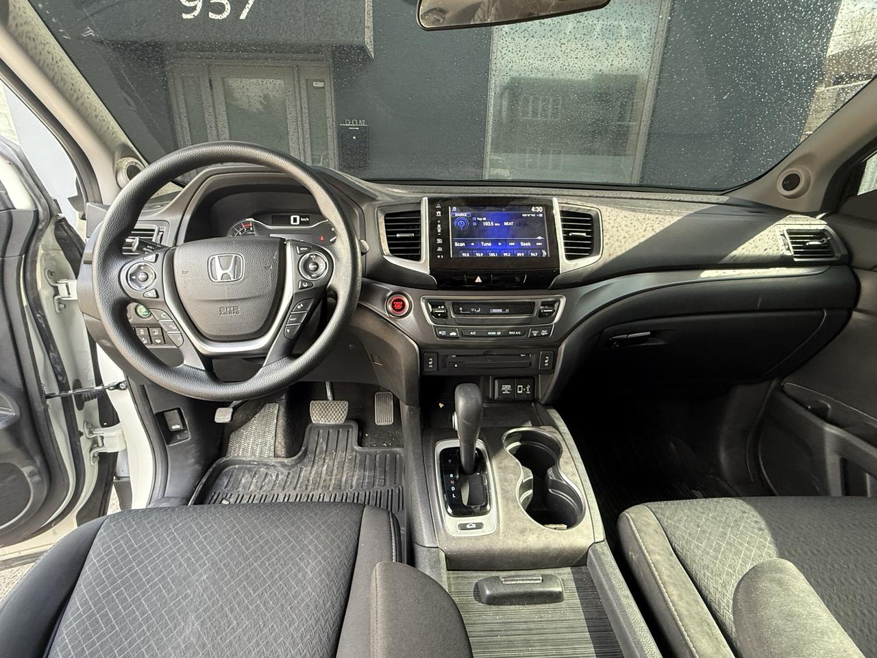 2017 Honda Ridgeline LX Photo