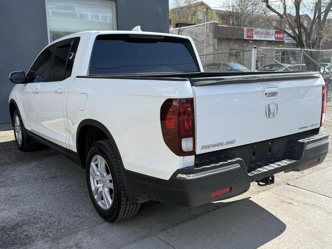 2017 Honda Ridgeline LX Photo