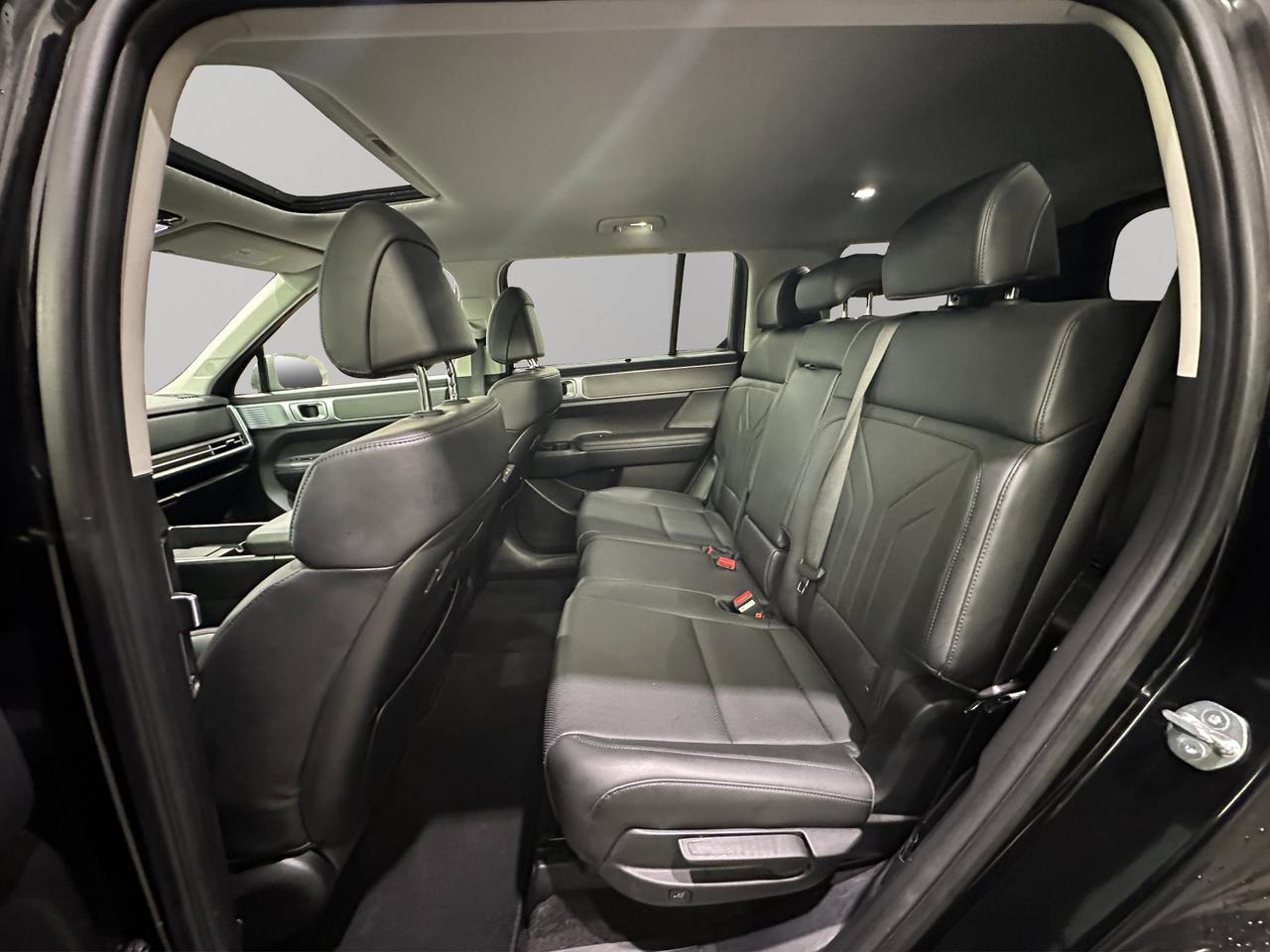 2025 Hyundai Santa Fe XRT | Reverse Cam | Heated Seats Photo