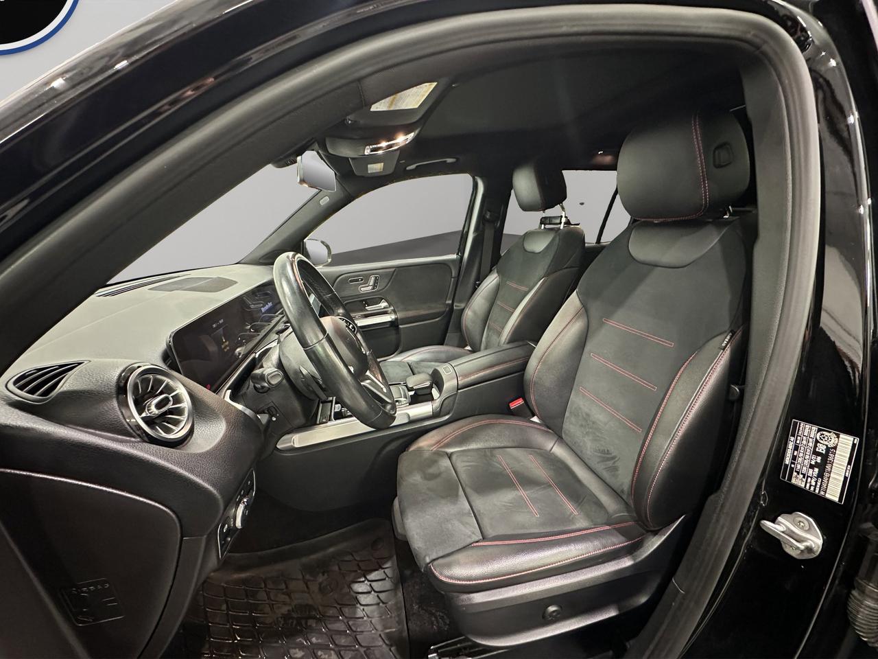 2021 Mercedes-Benz GLB GLB 250 | Reverse Cam | Heated Seats Photo