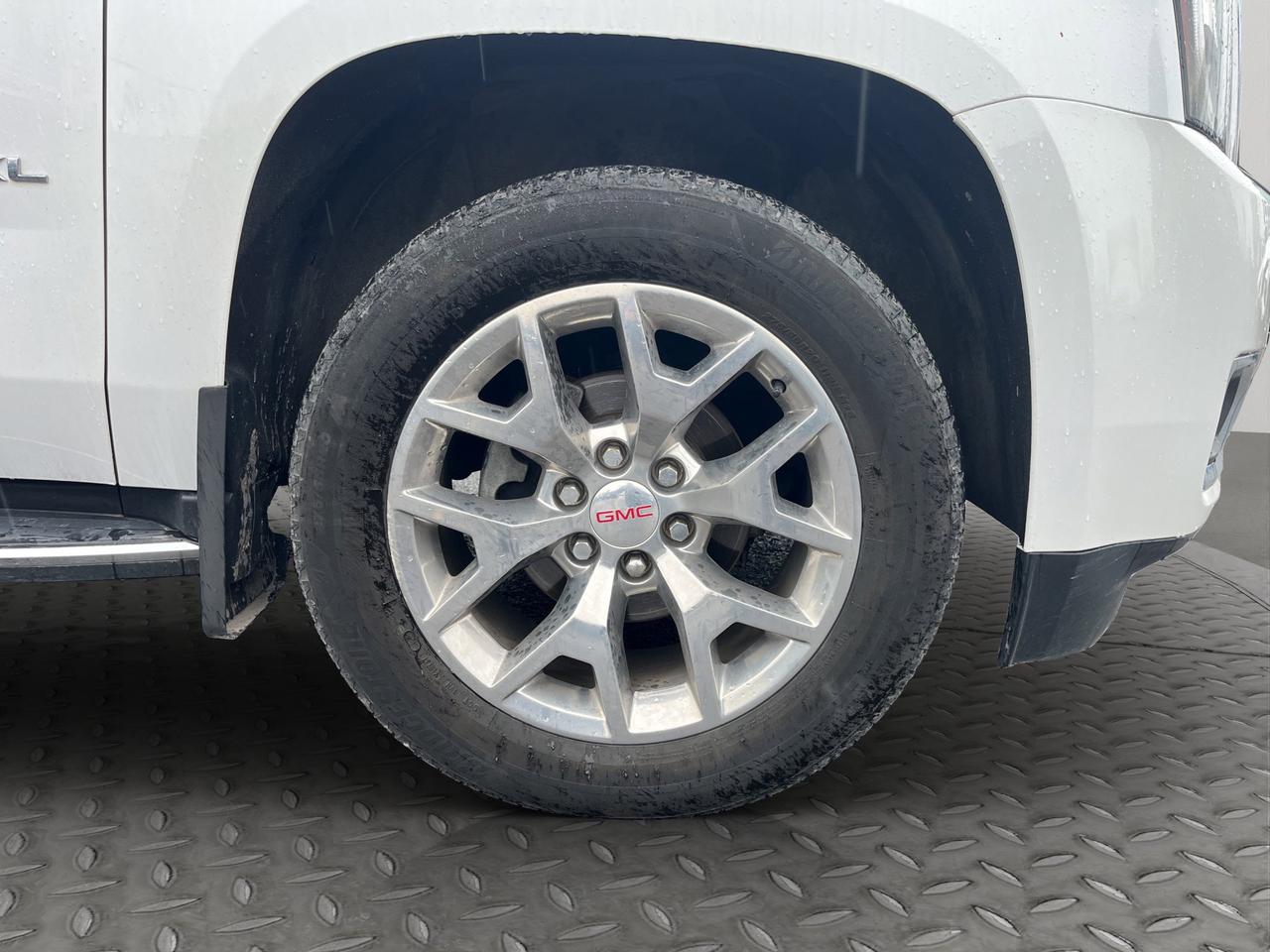 2019 GMC Yukon XL SLE | Reverse Cam | Heated Seats Photo