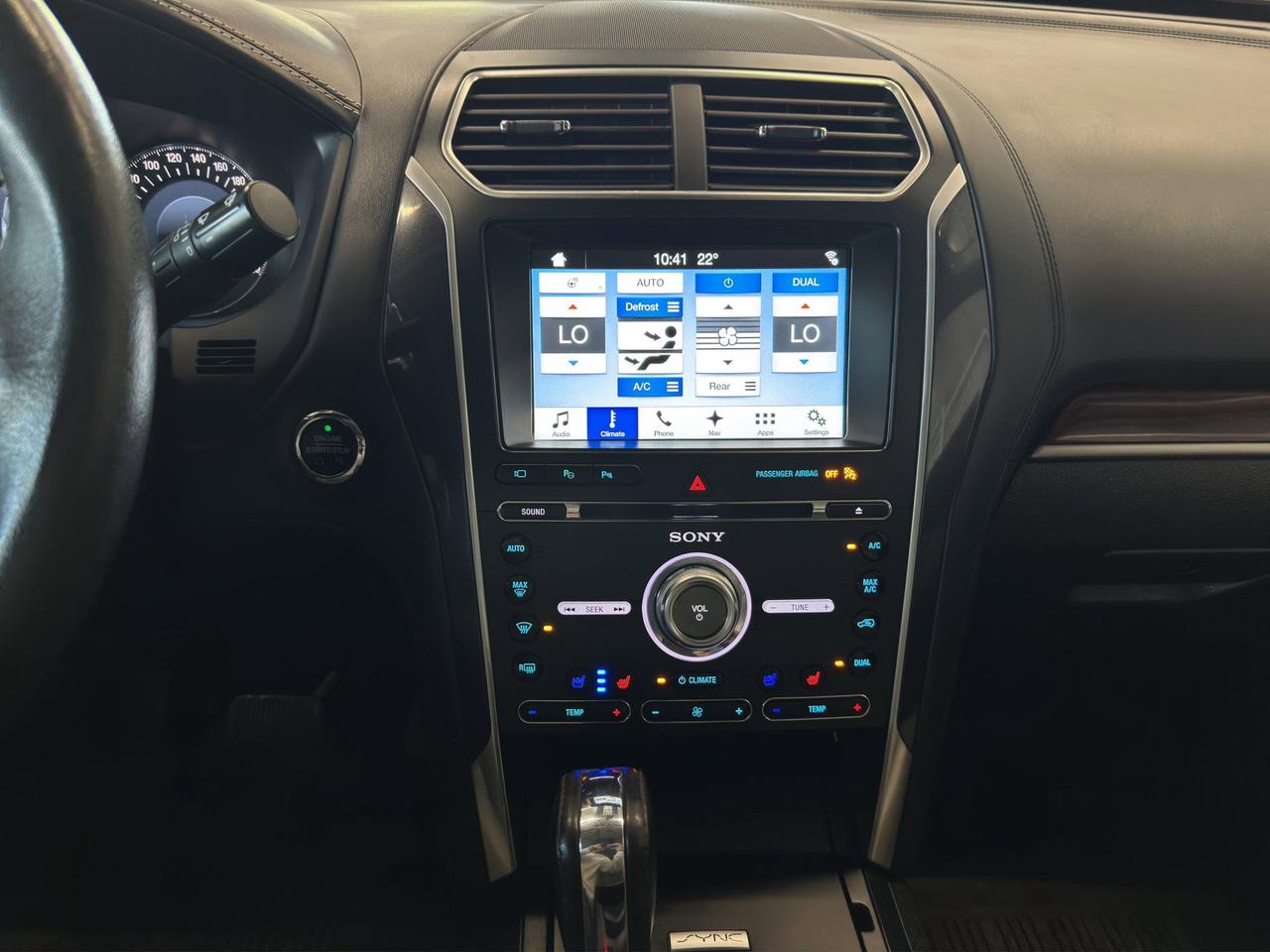 2017 Ford Explorer Platinum | Reverse Cam | Heated Seats Photo