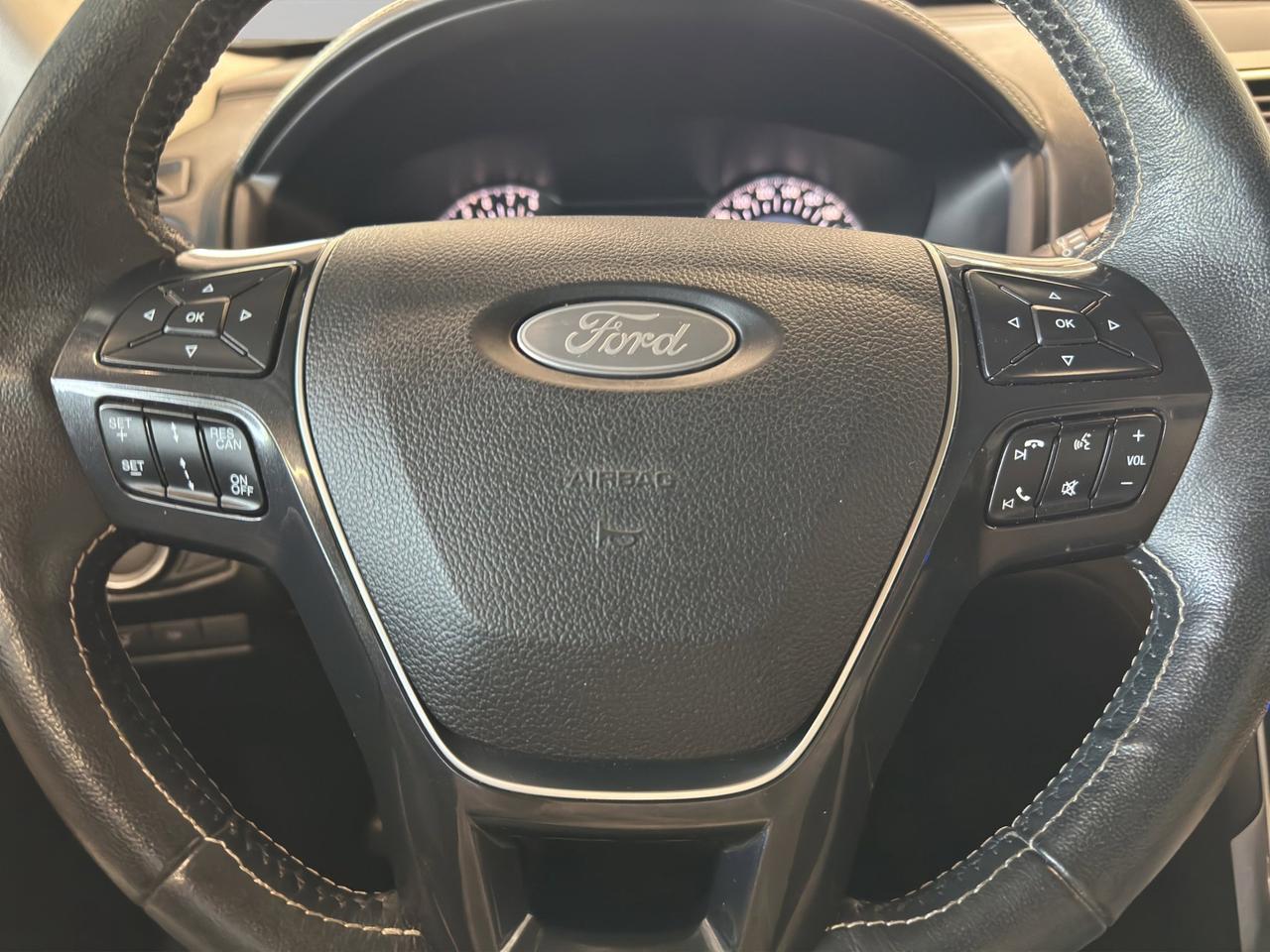 2017 Ford Explorer Platinum | Reverse Cam | Heated Seats Photo