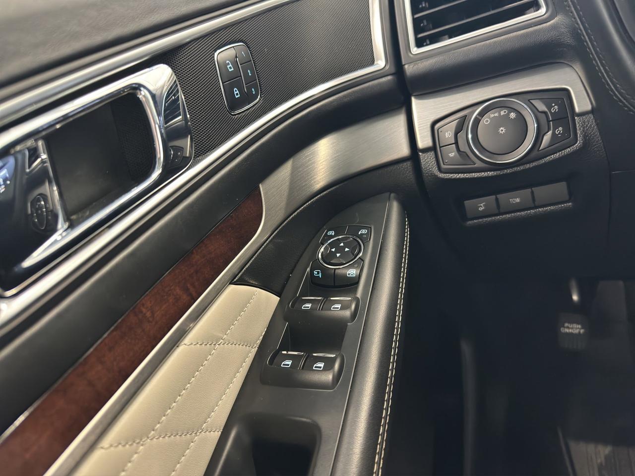 2017 Ford Explorer Platinum | Reverse Cam | Heated Seats Photo