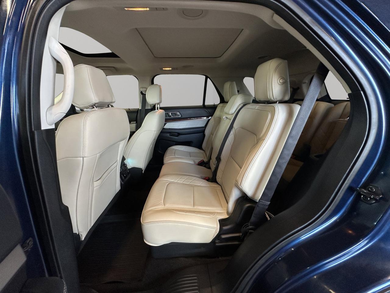 2017 Ford Explorer Platinum | Reverse Cam | Heated Seats Photo
