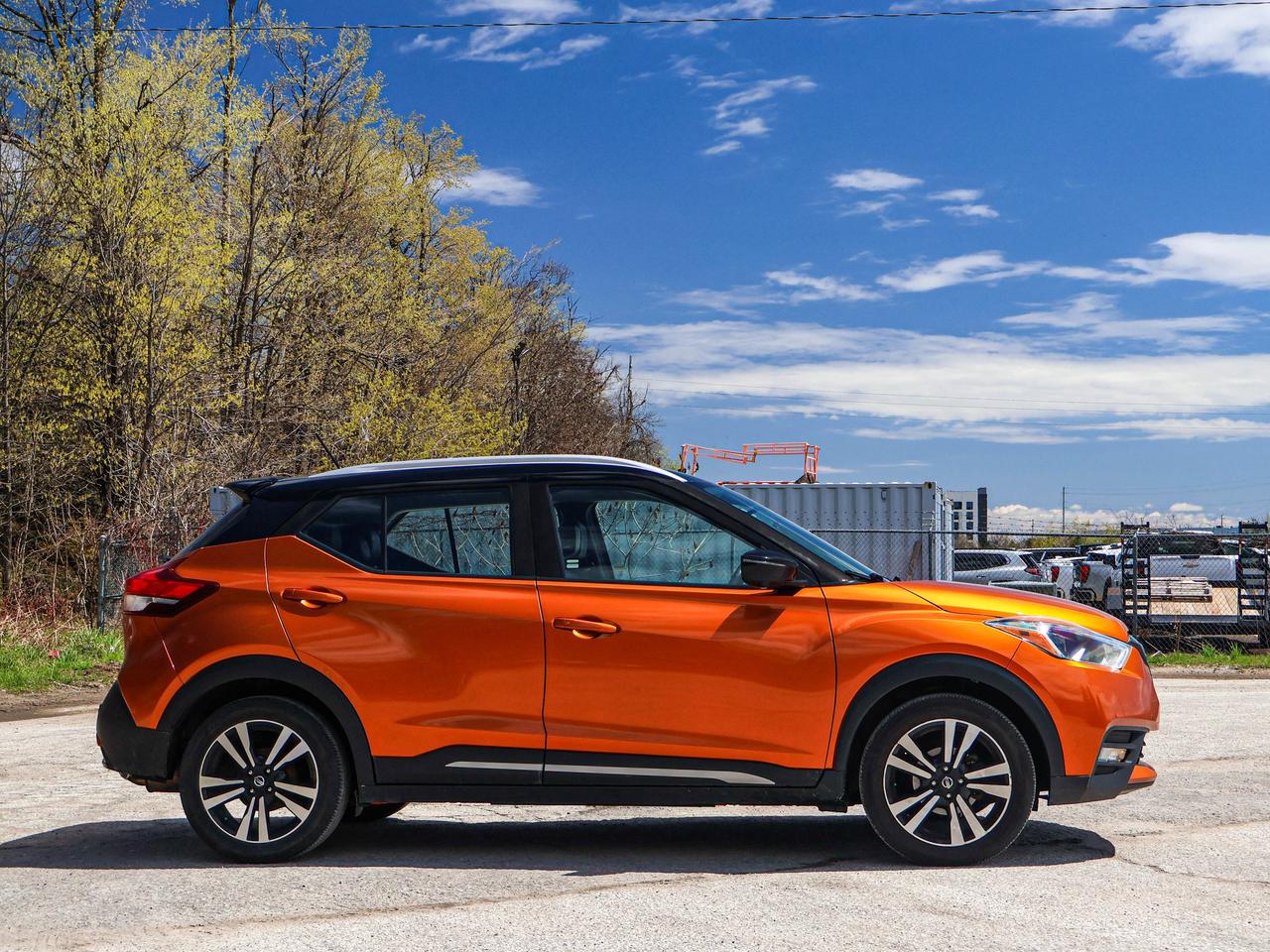 2020 Nissan Kicks SR Photo