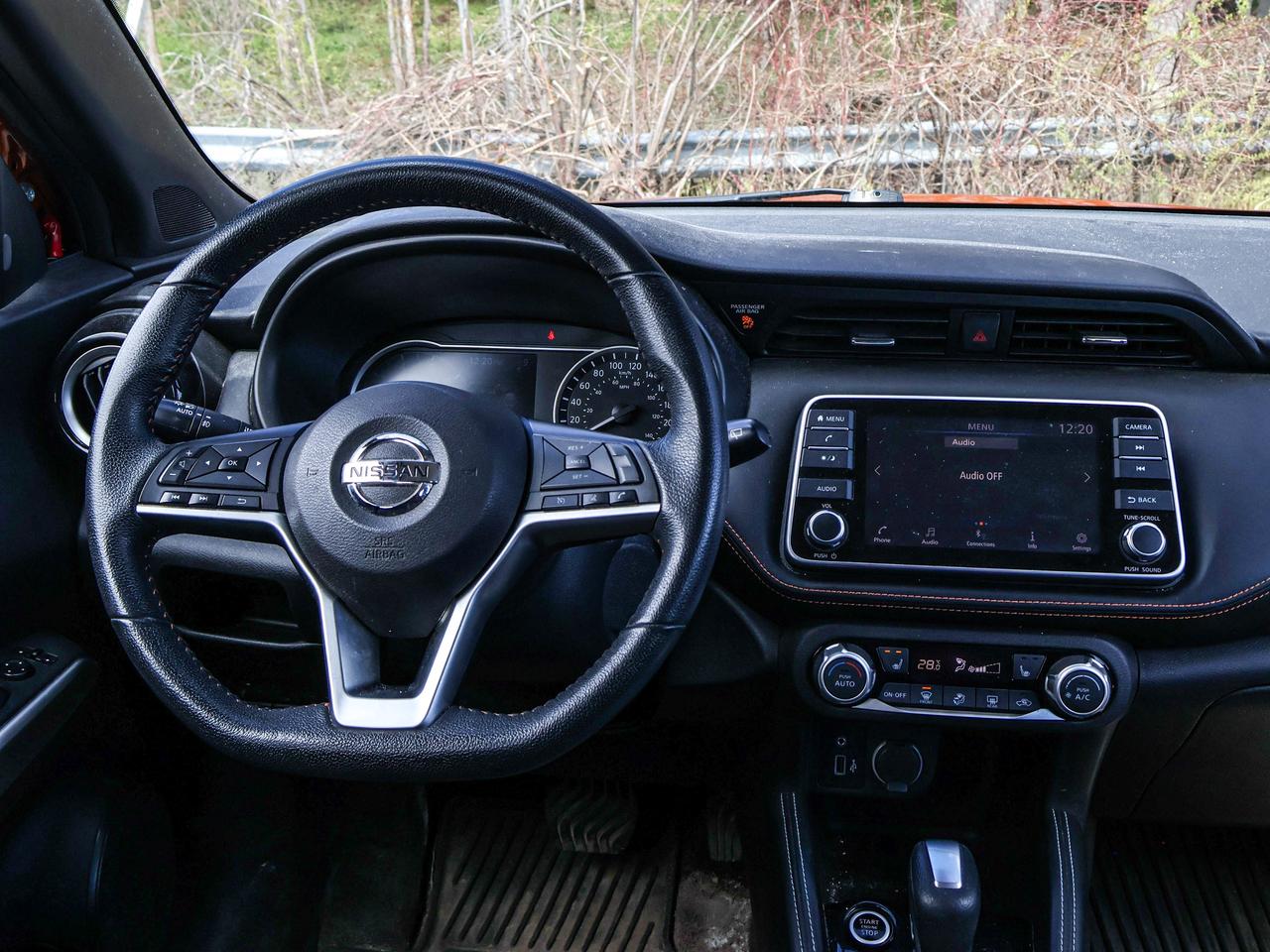 2020 Nissan Kicks SR Photo