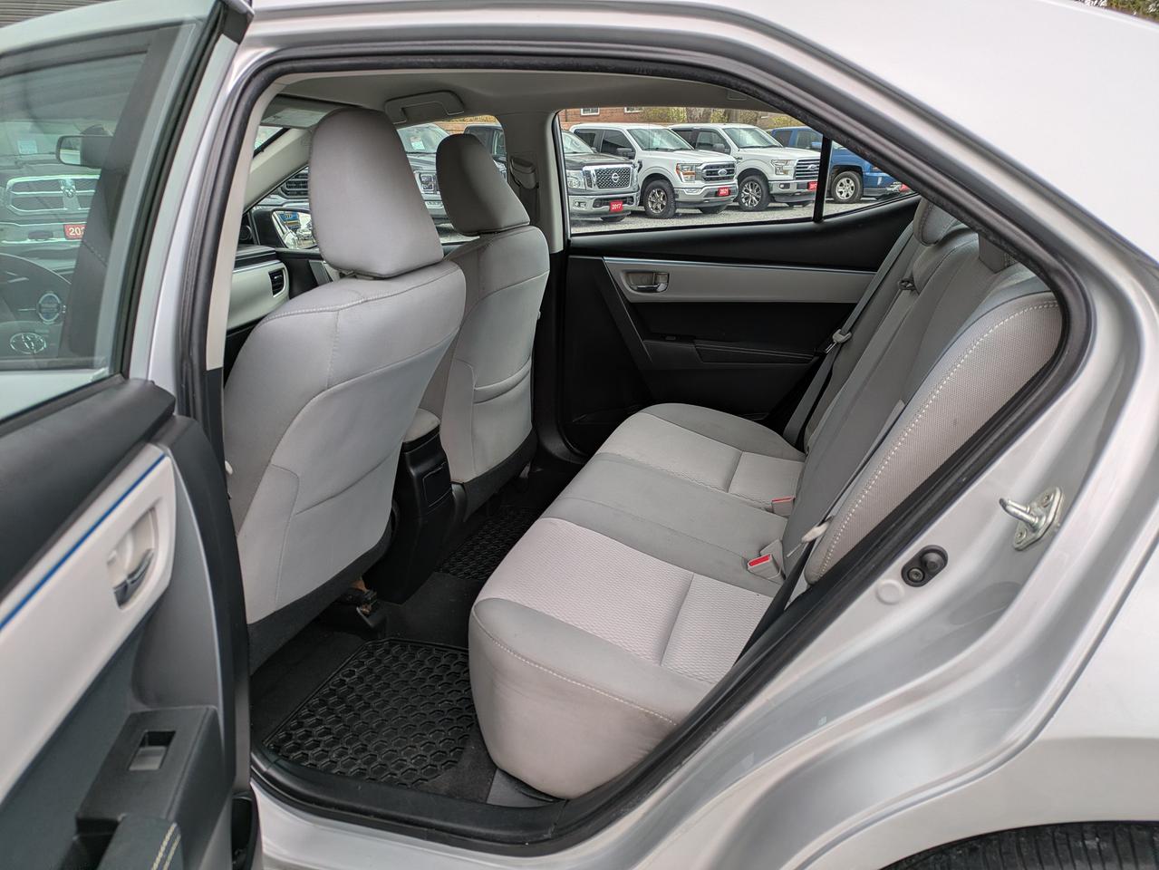 2015 Toyota Corolla LE Photo