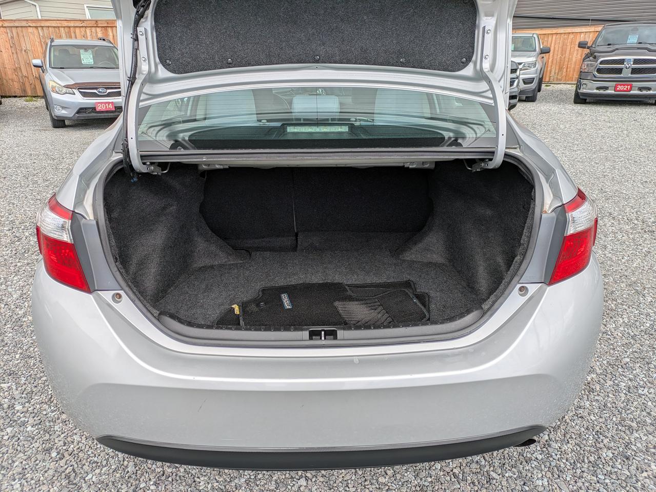 2015 Toyota Corolla LE Photo