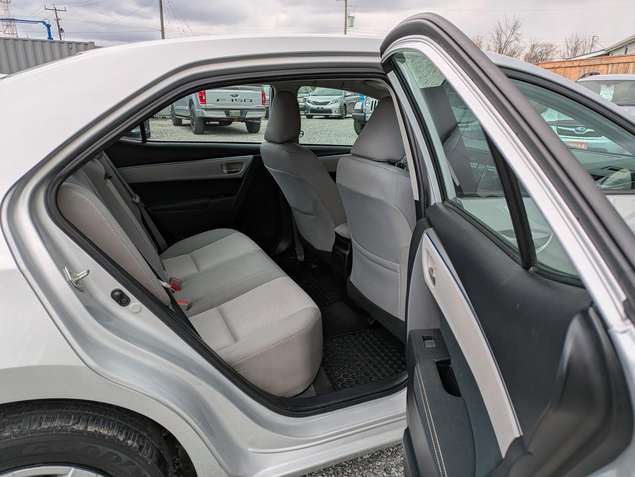 2015 Toyota Corolla LE Photo
