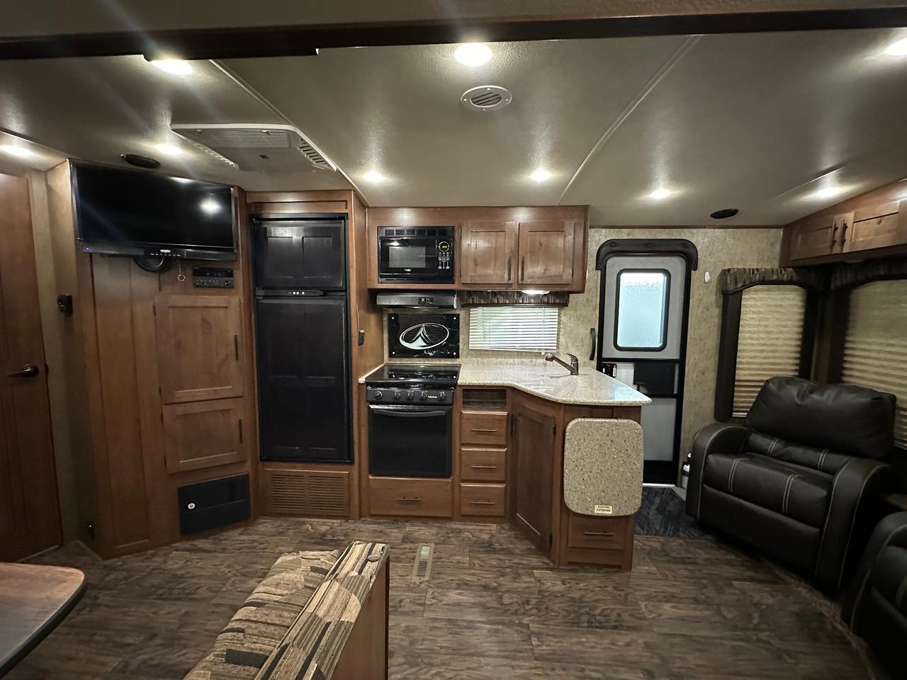 2019 Outdoors RV Blackstone 260RLS 