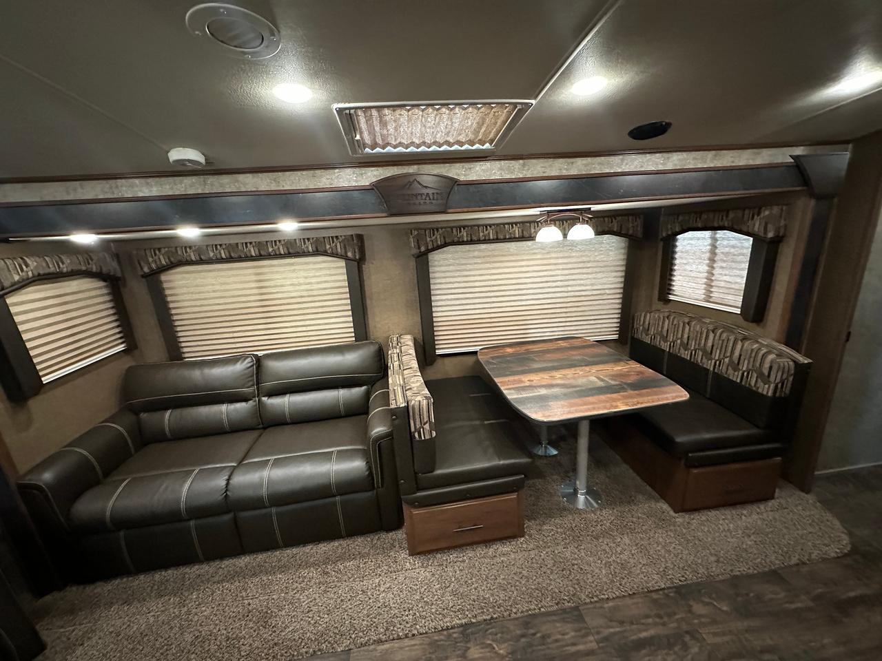 2019 Outdoors RV Blackstone 260RLS 