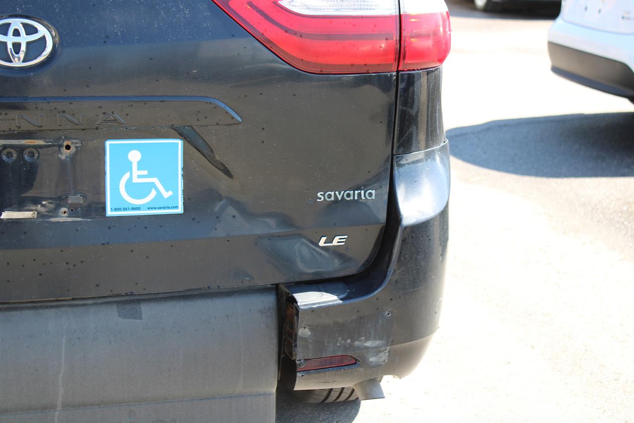 2015 Toyota Sienna LE Photo